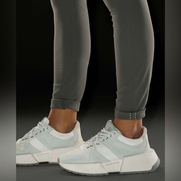 Lululemon City Sleek Slim-Fit 5 Pocket High-Rise Pant in Grey Sage Size 28 - Picture 6 of 13